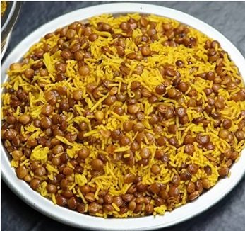 DAL MOTH NAMKEEN