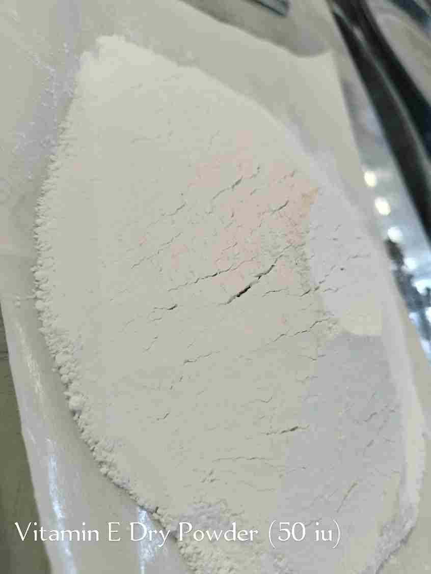 Vitamin E dry powder