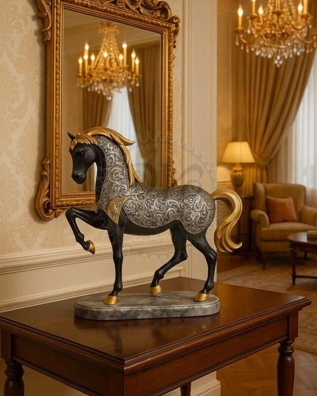 Gloss Black Gold Mane Horse Sculptur