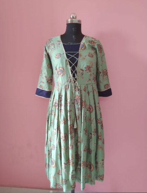Ladies Rayon Pleated Frock Kurti